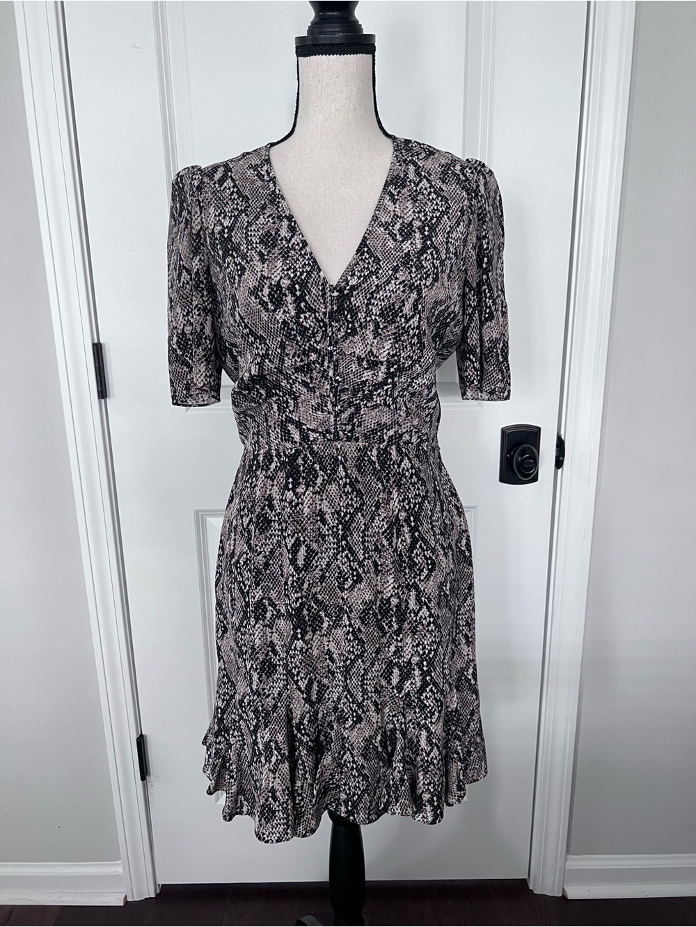 Veronica Beard Silk Reid Dress Python Print Size 6 EUC